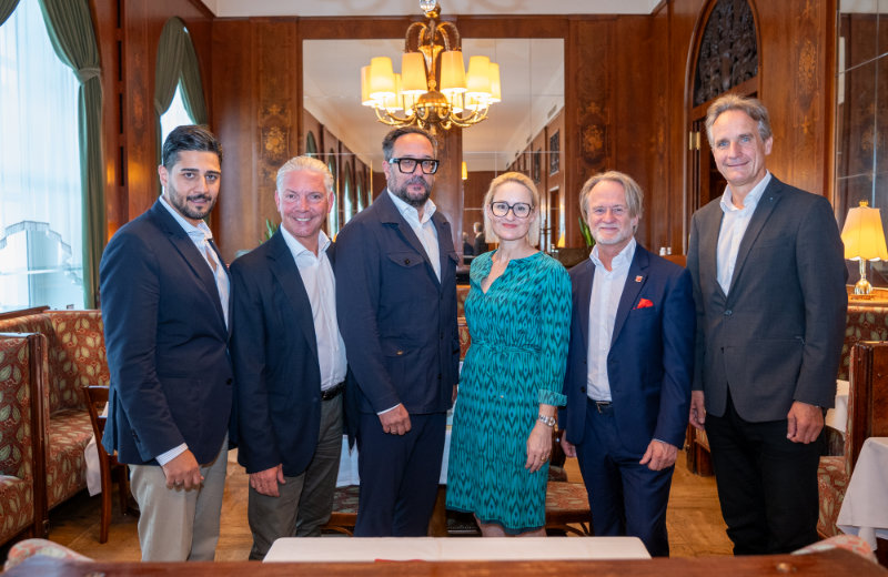 V L N R Mahdi Allagha Paul Leitenmueller Martin Schiefer Ruth Moss Joerg Spreitzer Und Johannes Linhart C Leadersneta Rieck