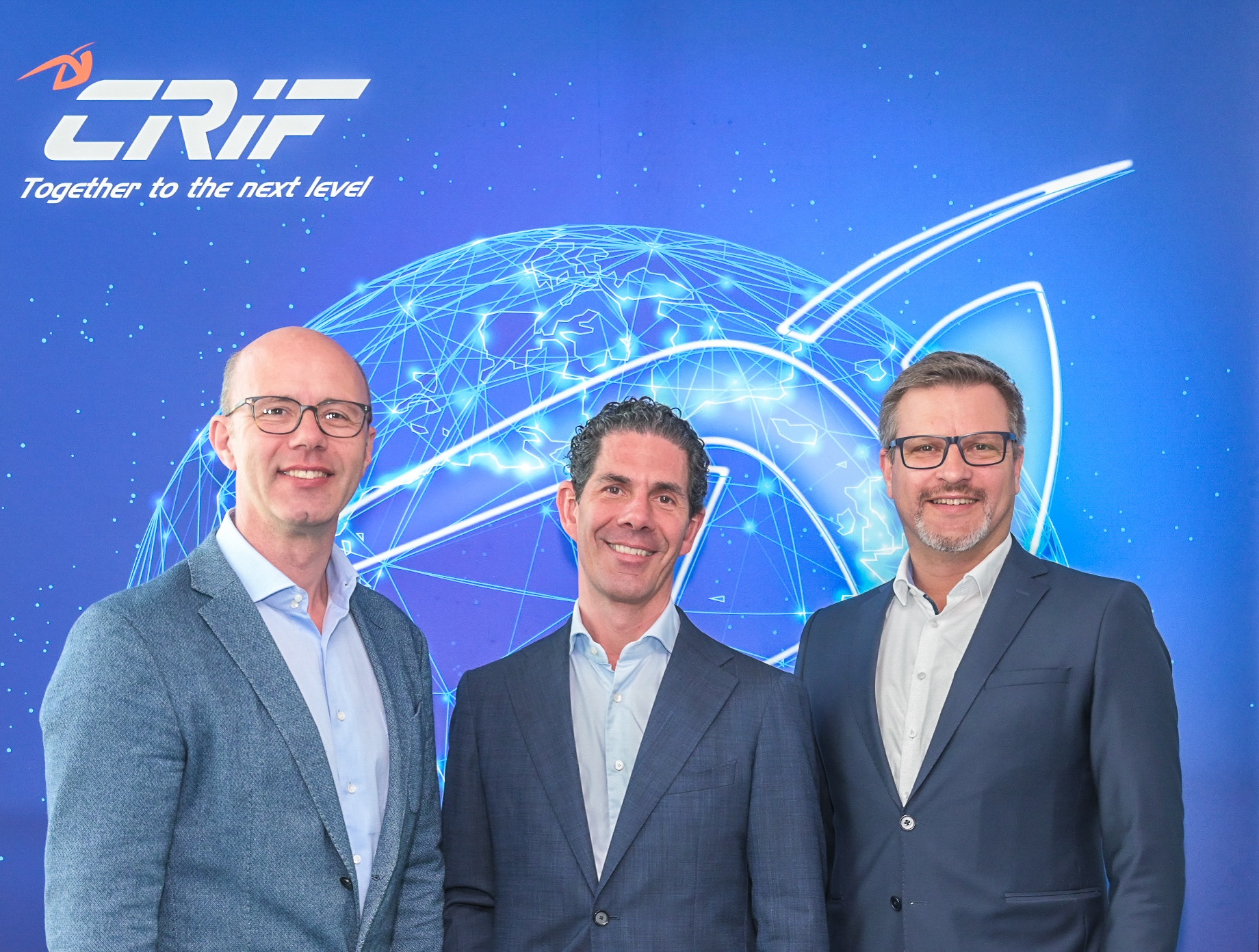 Crif Im Bild Vlnr Boris Recsey Ceo Crif Austria Michael Dessulemoustier Ceo Mazars Austria Peter To Tzer Esg Specialist Crif Austria Crif Austria Brunho Lzl (2)